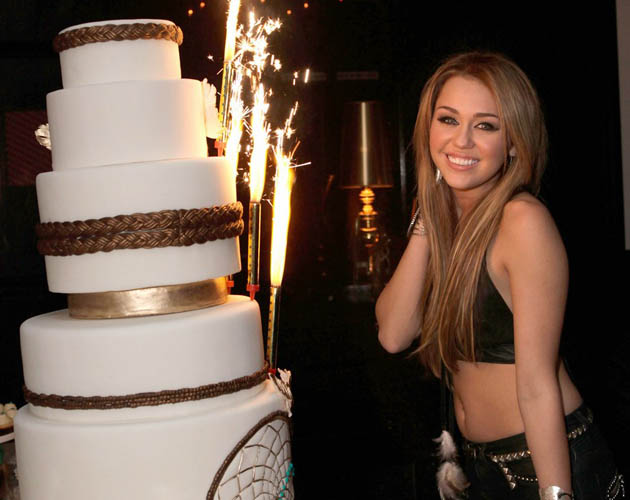 Miley Cyrus cumple hoy 19 años. ¡Felicidades! Miley Cyrus cumple hoy 19 años. ¡Felicidades!