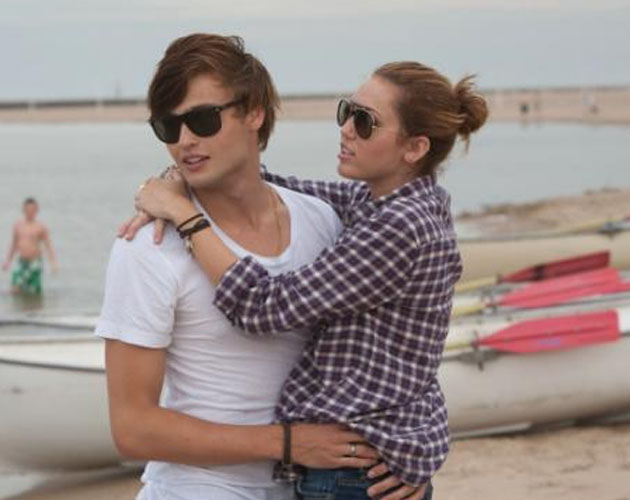 Nuevas imágenes de Miley Cyrus en la película "LOL" Nuevas imágenes de Miley Cyrus en la película "LOL"