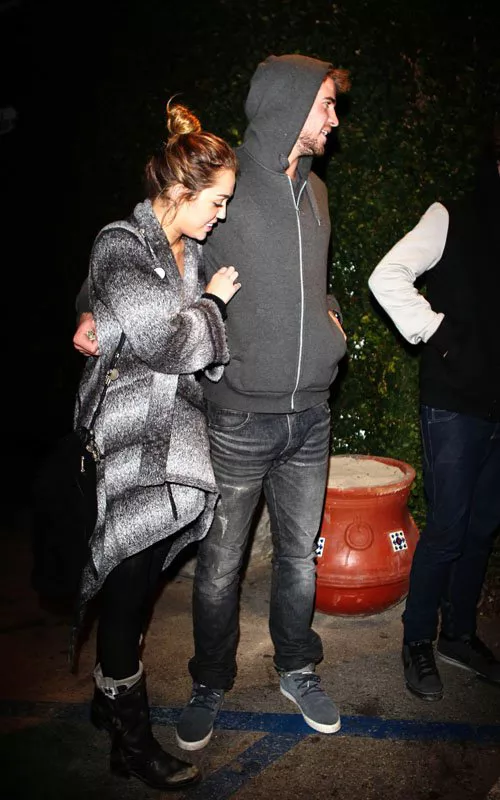 miley-cyrus-margaritas-002