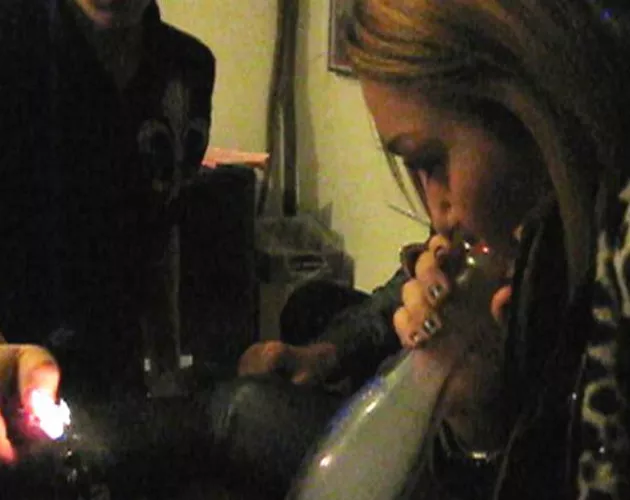 miley fuma