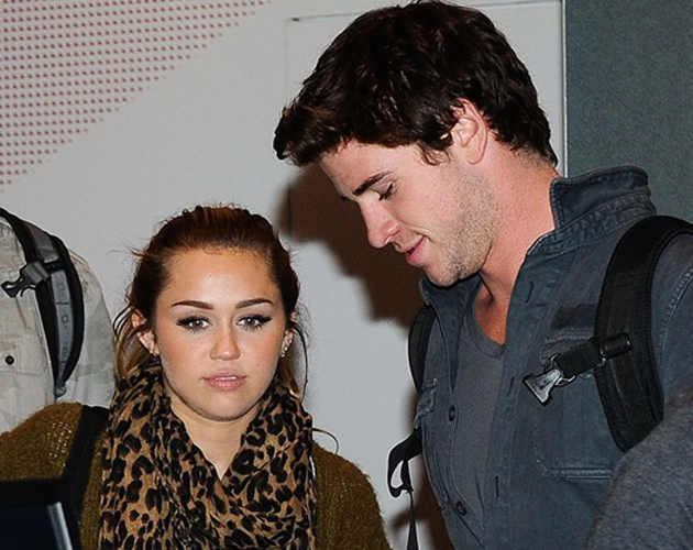 Miley Cyrus con su novio Liam Hemsworth de compras en Sidney Miley Cyrus con su novio Liam Hemsworth de compras en Sidney
