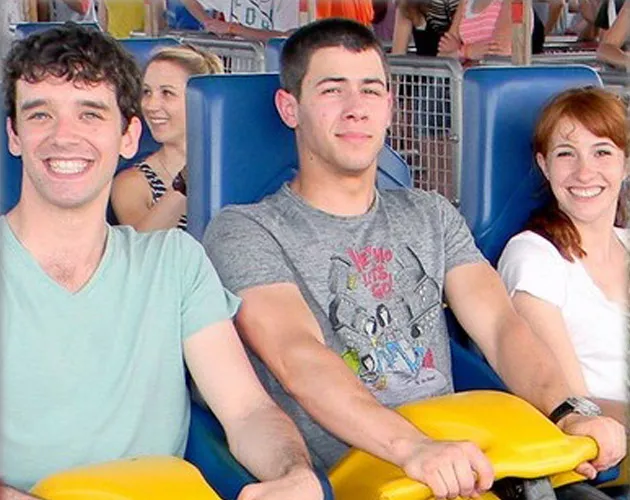 nick jonas six flags