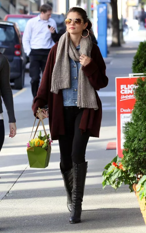 selena-gomez-flores-canada-003