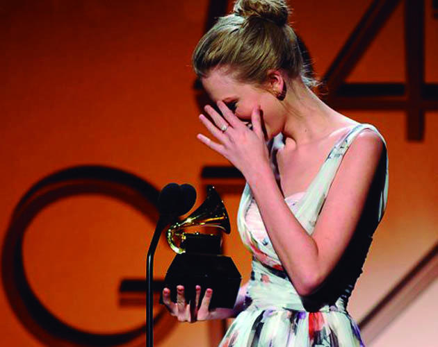 Taylor Swift gana el Grammy por su canción "Mean" Taylor Swift gana el Grammy por su canción "Mean"