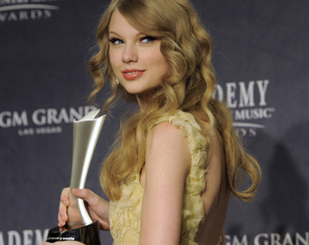 Taylor Swift nominada en tres categorías de los ACM Awards 2012