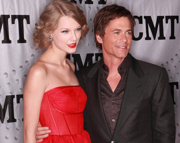 Taylor Swift es homenajeada en los premios Artistas del Año CMT 2011