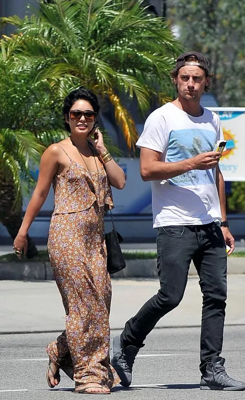 vanessa-hudgens-hombre-misterioso-001
