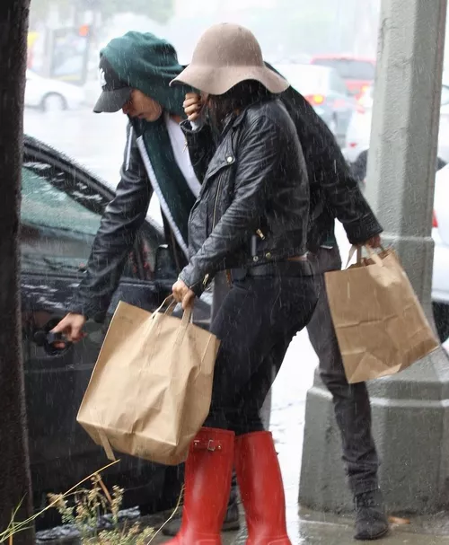 vanessa-hudgens-lluvia-001
