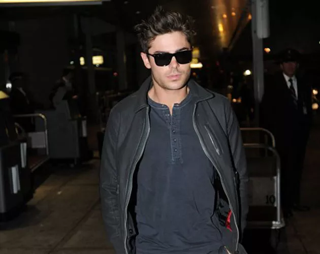 zac efron aeropuerto