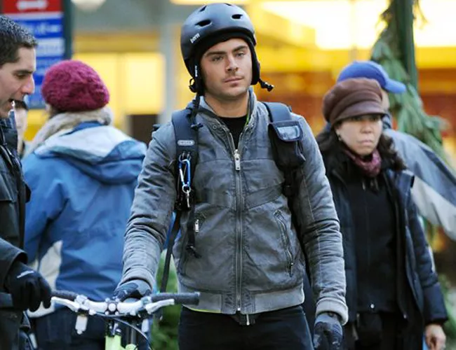 zac efron bici