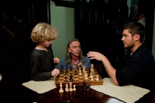 zac-efron-twitter-facebook-003