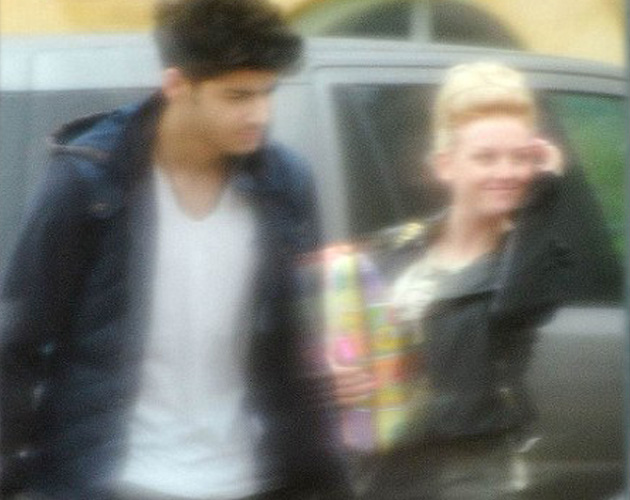 Zayn Malik ha pasado la noche con Perrie Edwards Zayn Malik ha pasado la noche con Perrie Edwards